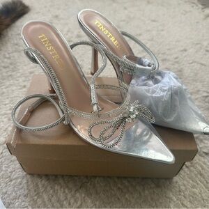 Mach and Mach look a like heels